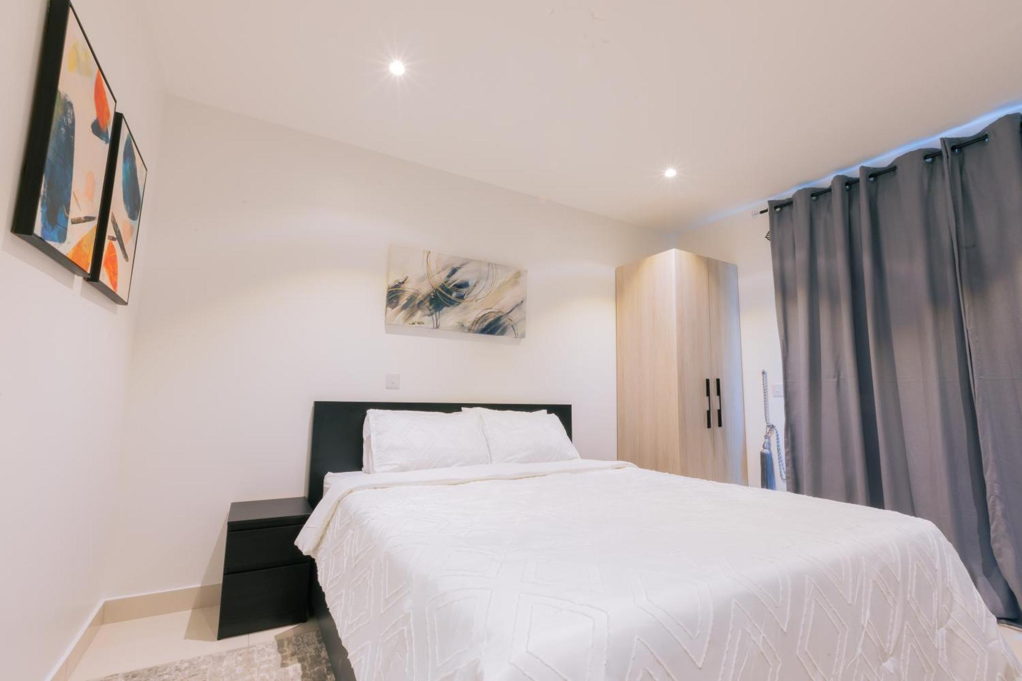 7 Minutes From The Airport - Chic Studio Accra Bagian luar foto